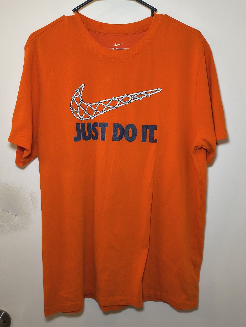 Nike Men's Basketball Graphic T-Shirt Orange Swoosh Net "Just Do It" LG